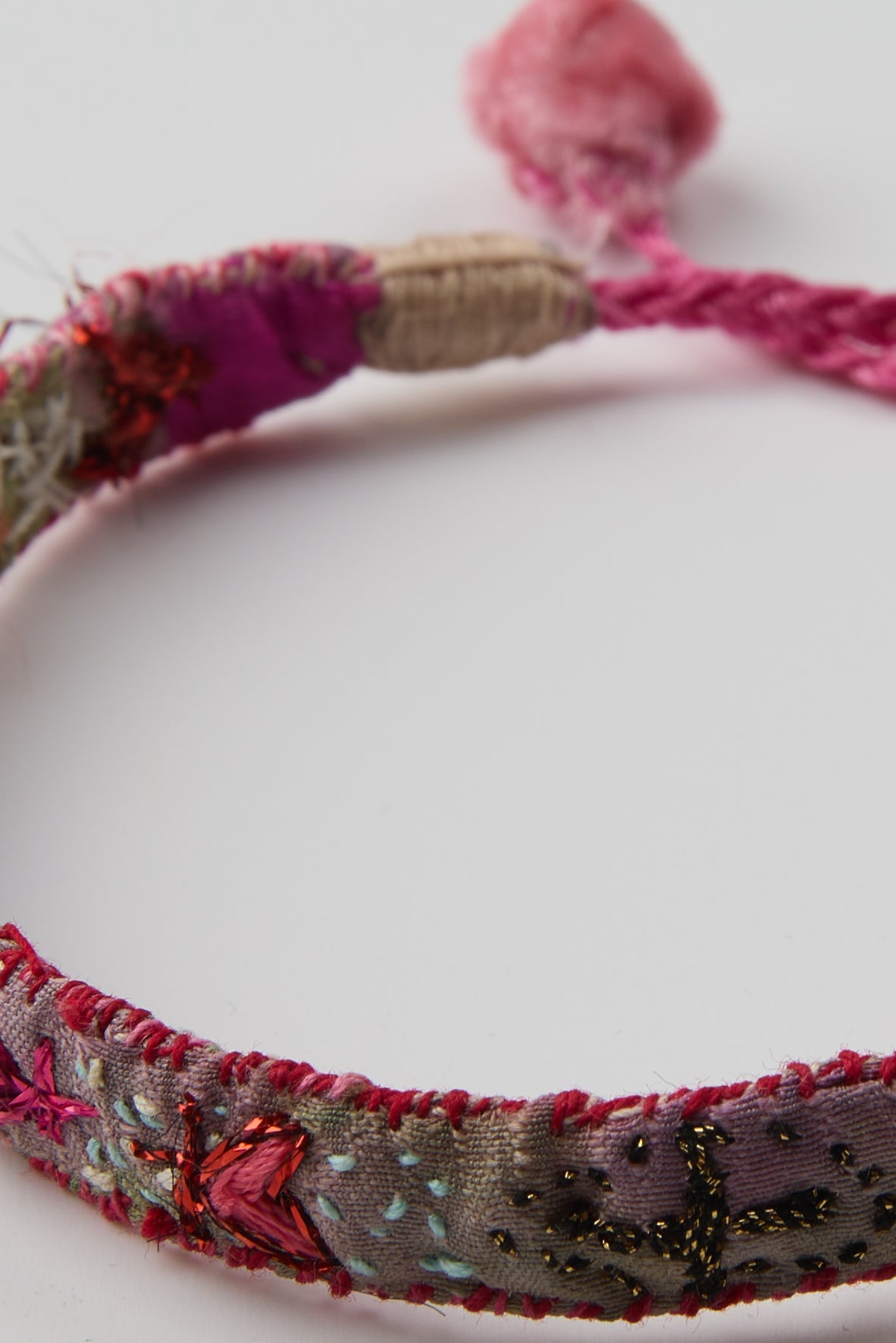 PURPLE EMBROIDERED BRACELET