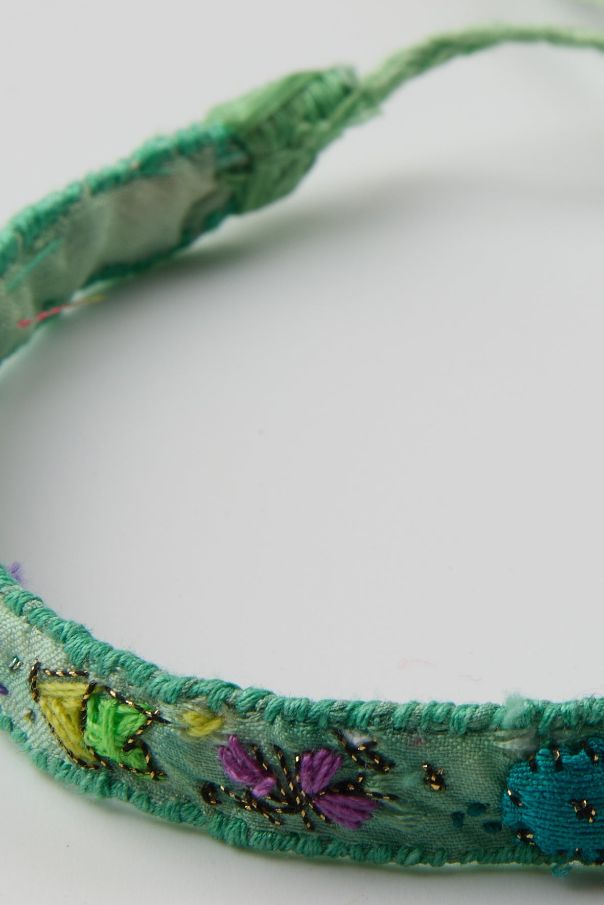 GREEN EMBROIDERED BRACELET