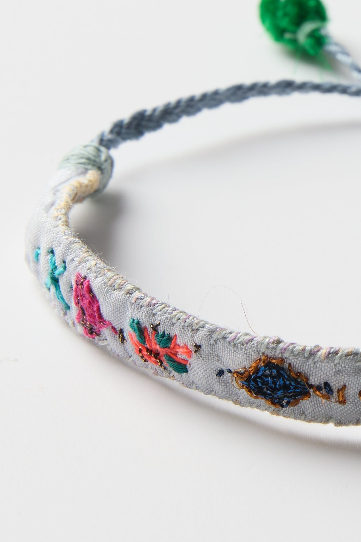 PURPLE EMBROIDERED BRACELET