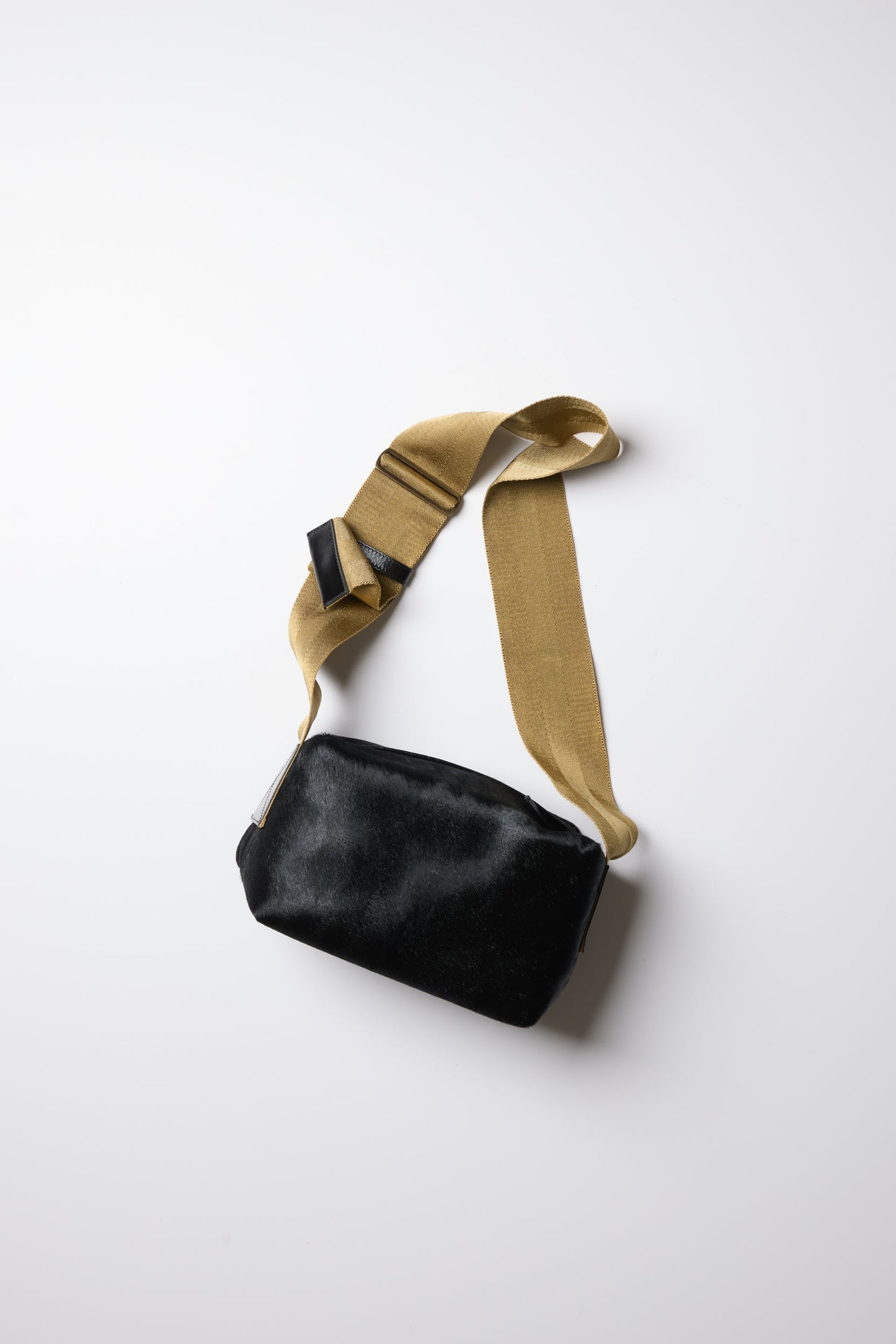 MEDIUM COWHIDE TOFU BAG