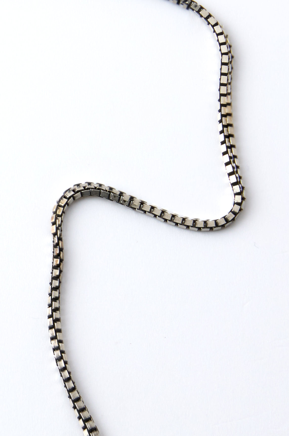 EAGLE WING SYMBOL NECKLACE