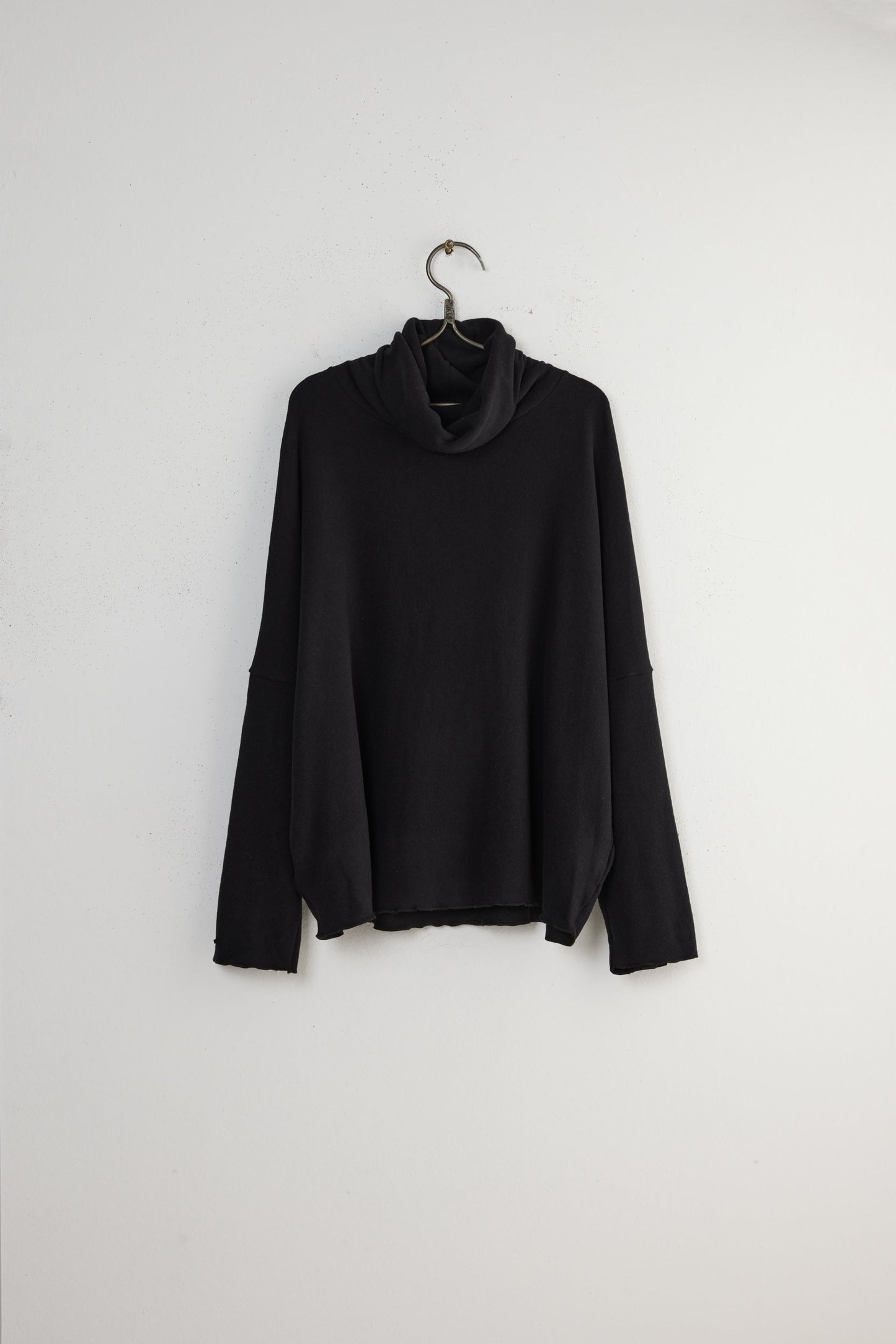 BIG BIG TURTLENECK JP