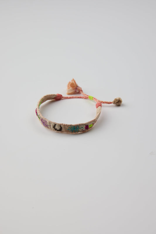 NUDE EMBROIDERED BRACELET