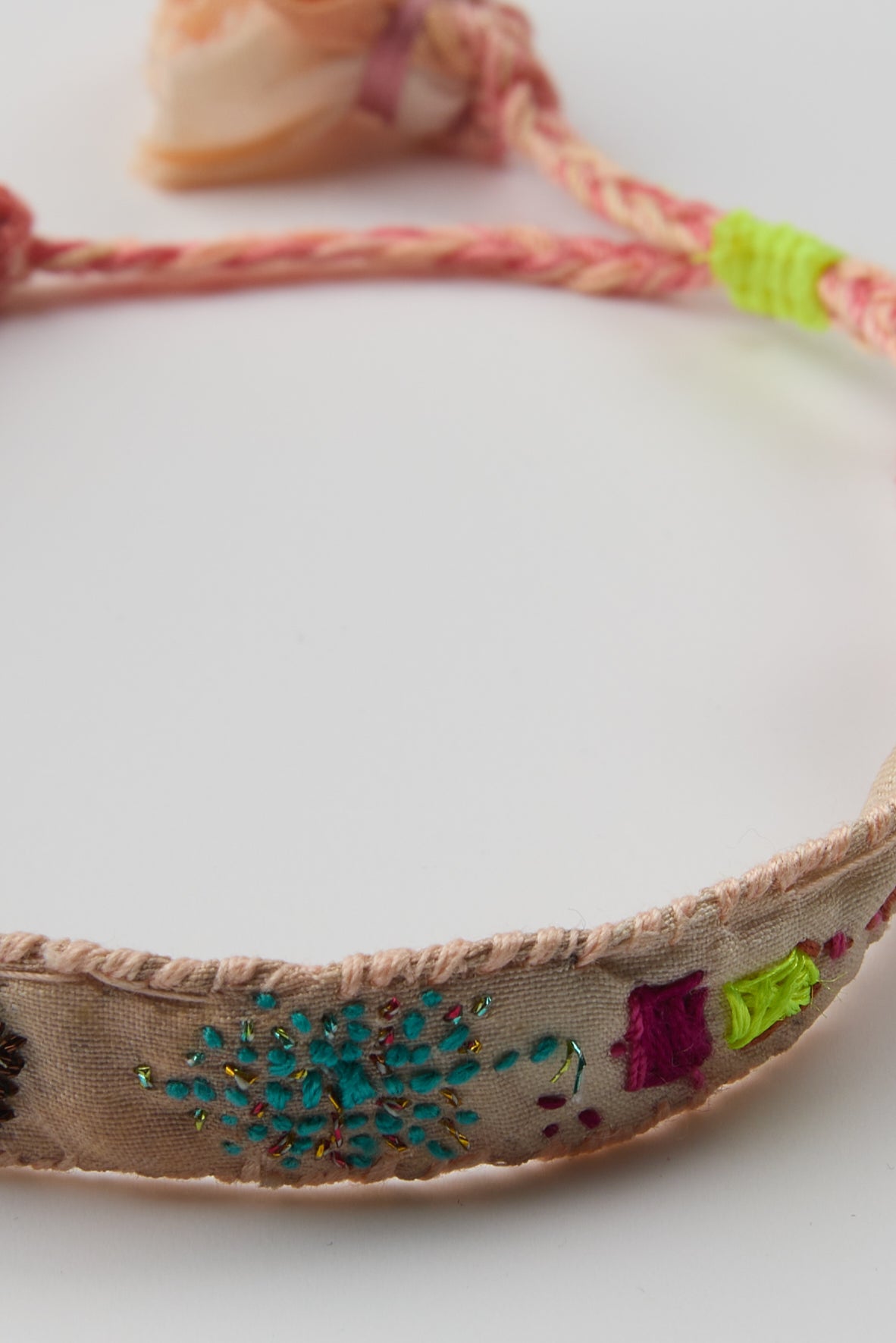 NUDE EMBROIDERED BRACELET