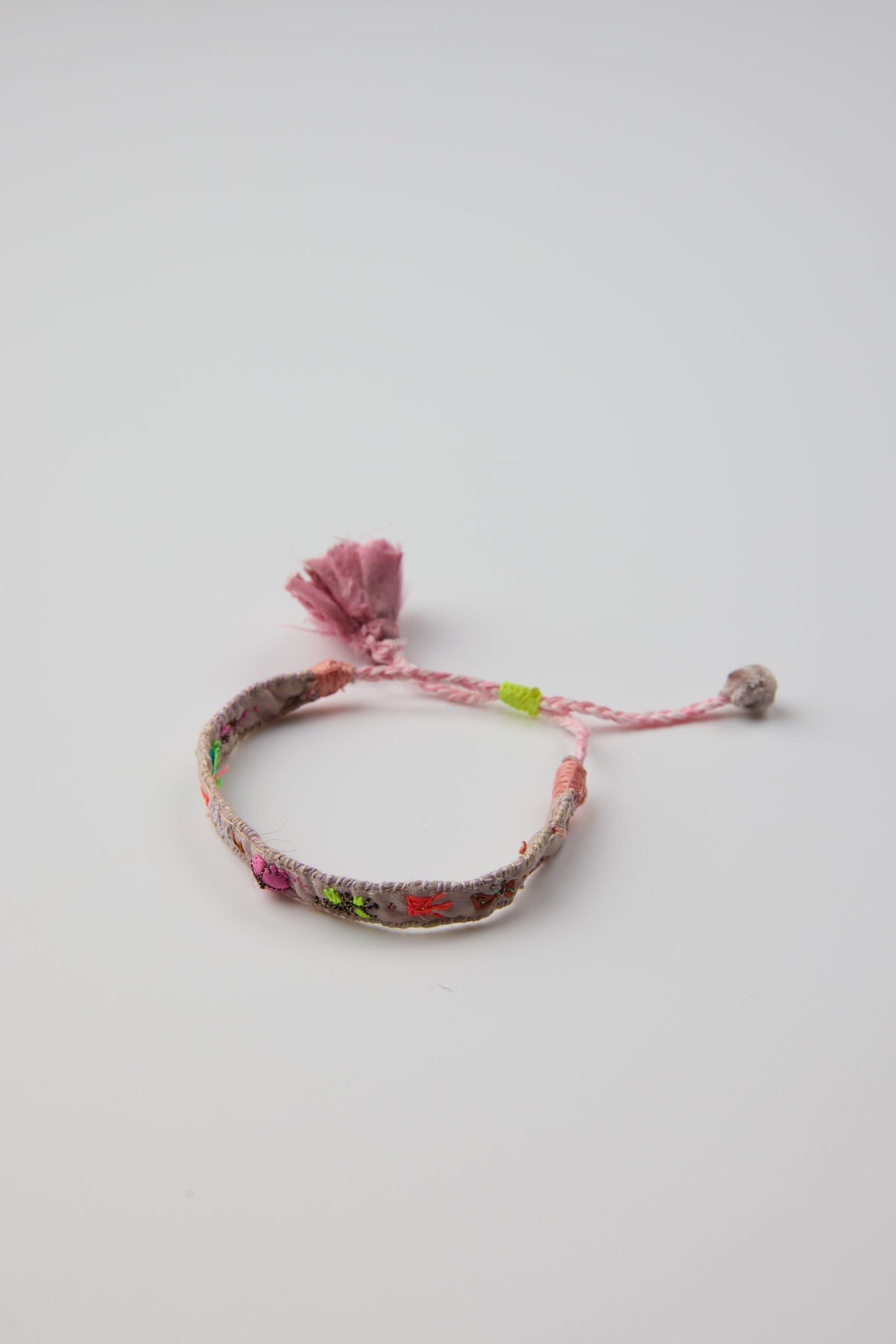 PURPLE EMBROIDERED BRACELET