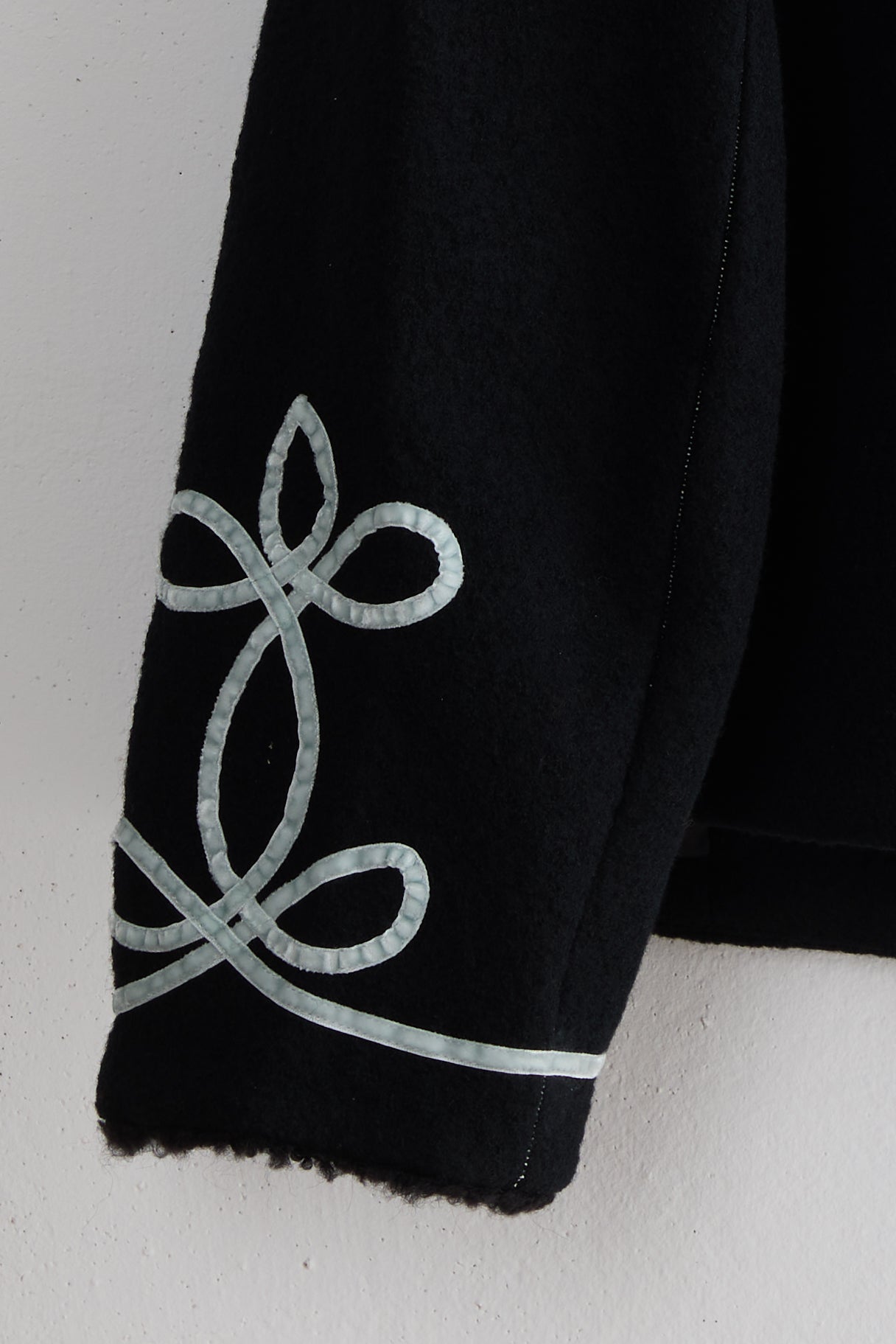 EMBROIDERY W COAT