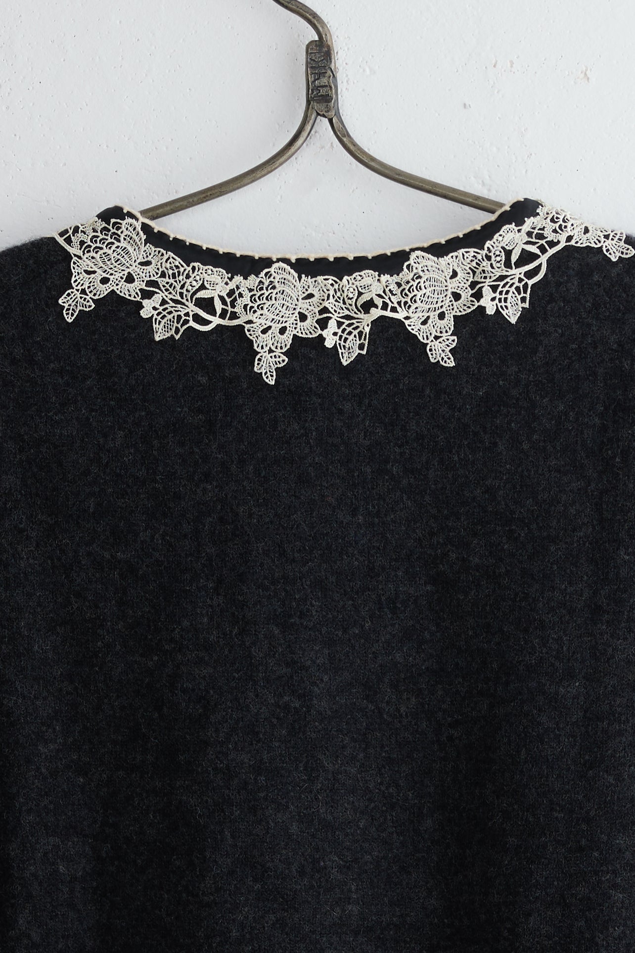 LACE NECK CARDIGAN