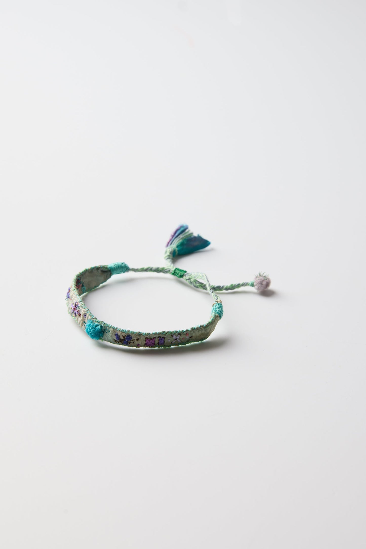 GREEN EMBROIDERED BRACELET