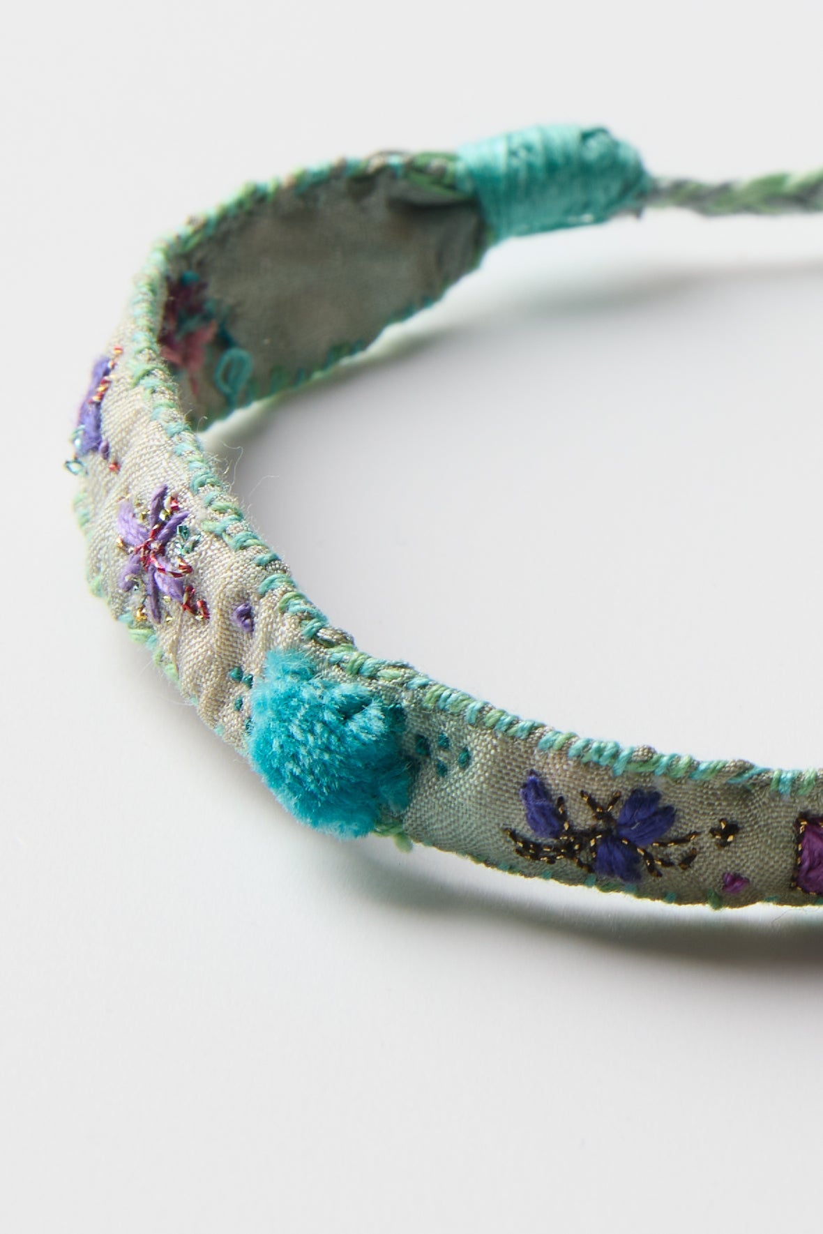 GREEN EMBROIDERED BRACELET