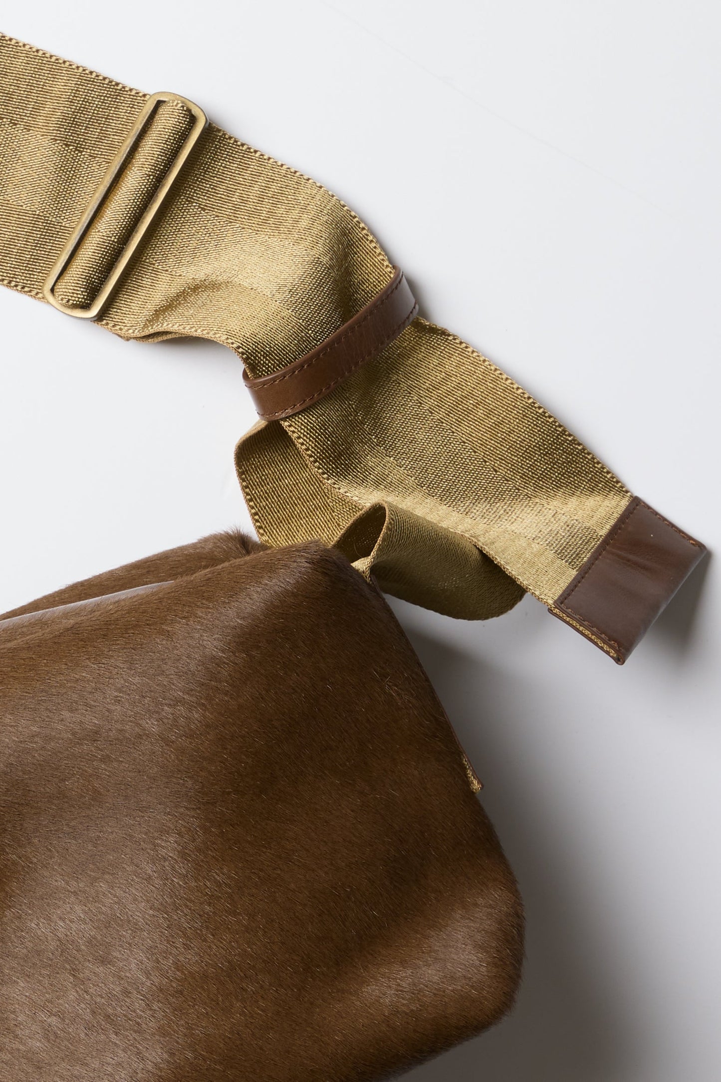 MEDIUM COWHIDE TOFU BAG