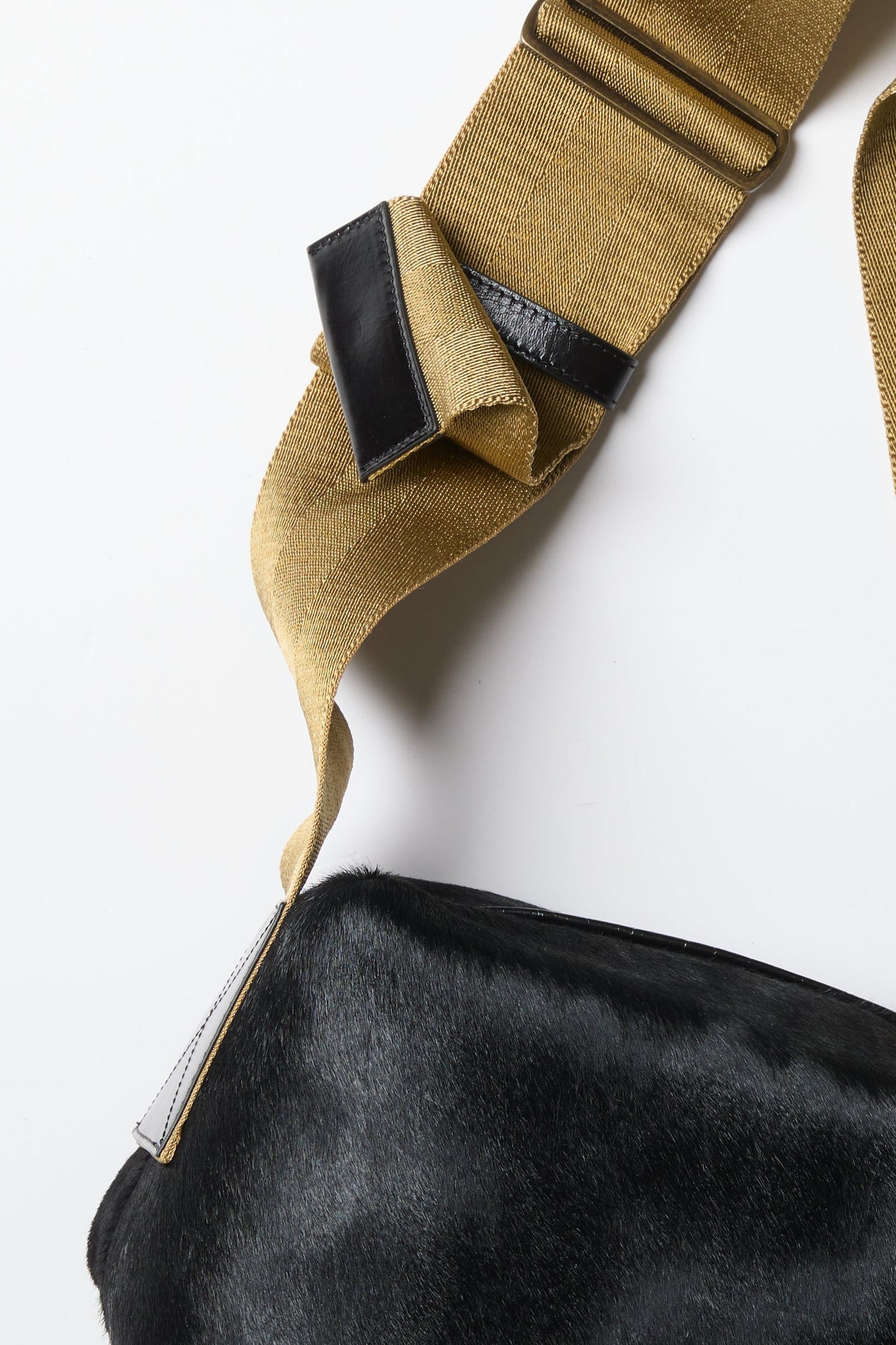 MEDIUM COWHIDE TOFU BAG