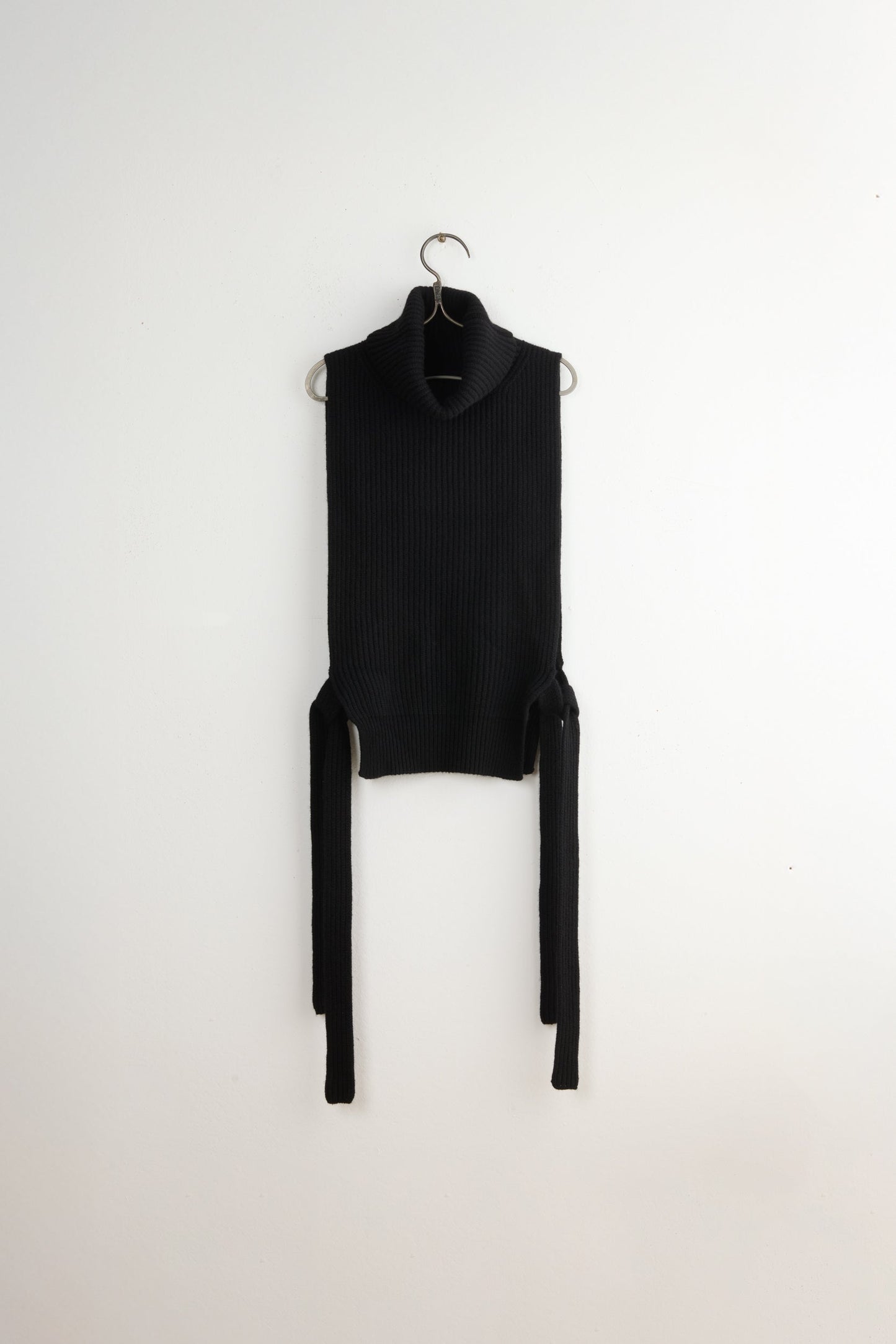 SLV HIGH NECK VEST
