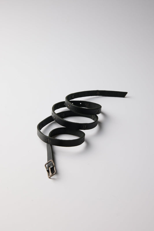 SMALL BUCKLE CROSS STUDDED SKINNY BELT