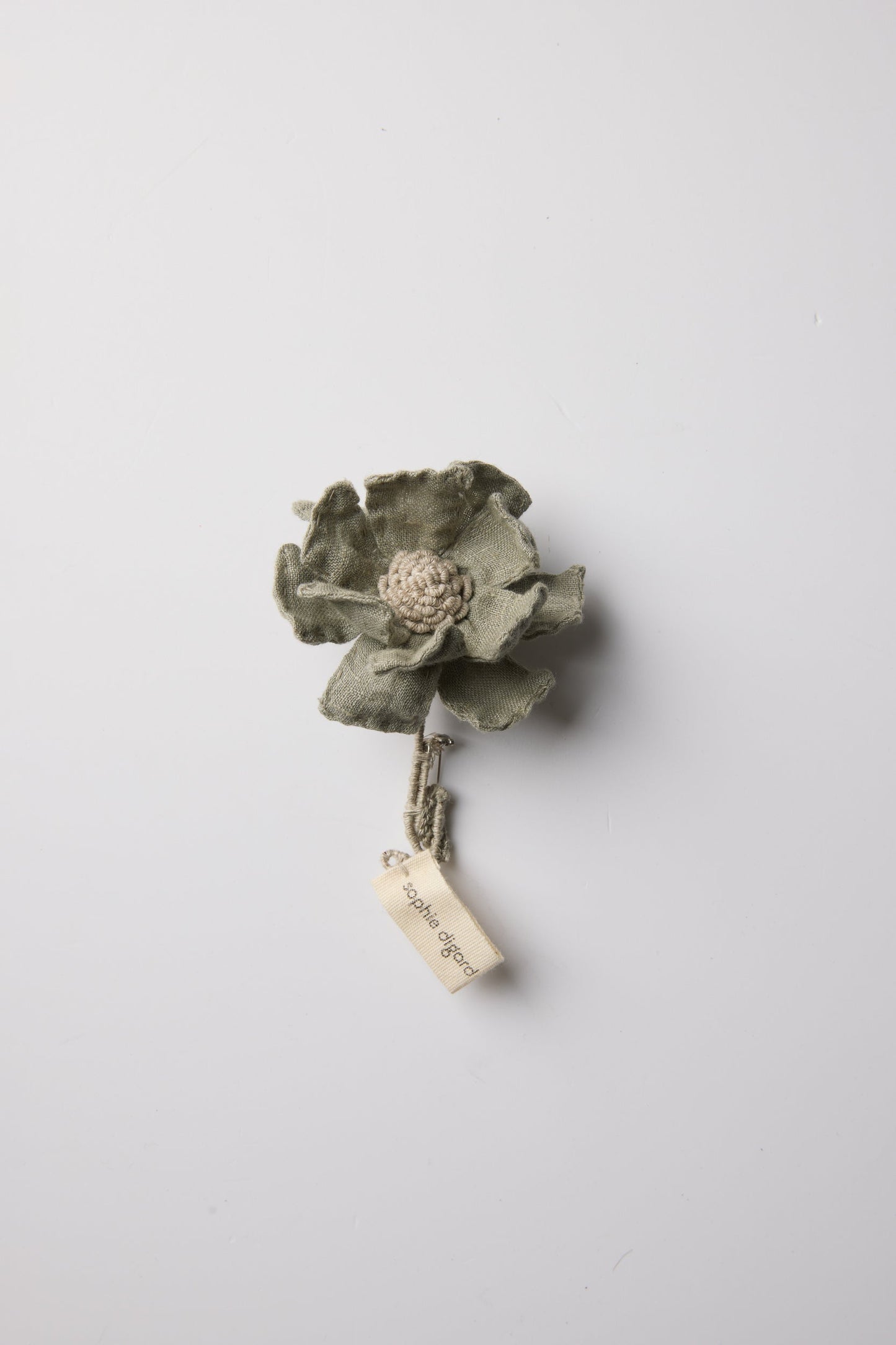 SILVERS/GREIGE BROOCH