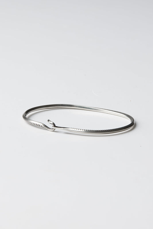 SIDE HOOK ROPE BANGLE