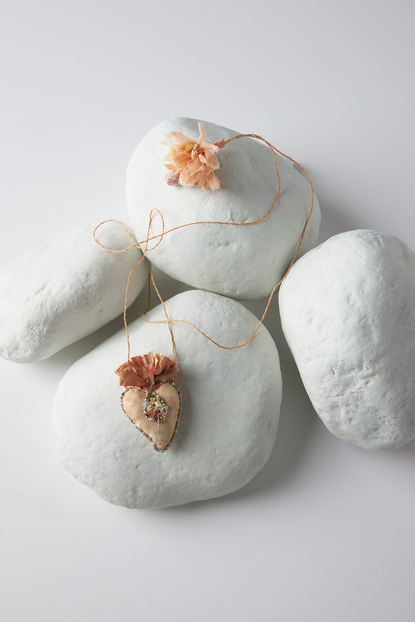 EMBROIDERED HEART NECKLACE