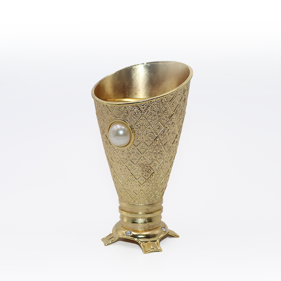 Pearl Majesty Gold-Finish with Pearl-Style Accent – Luxurious. Ornamental. Refined