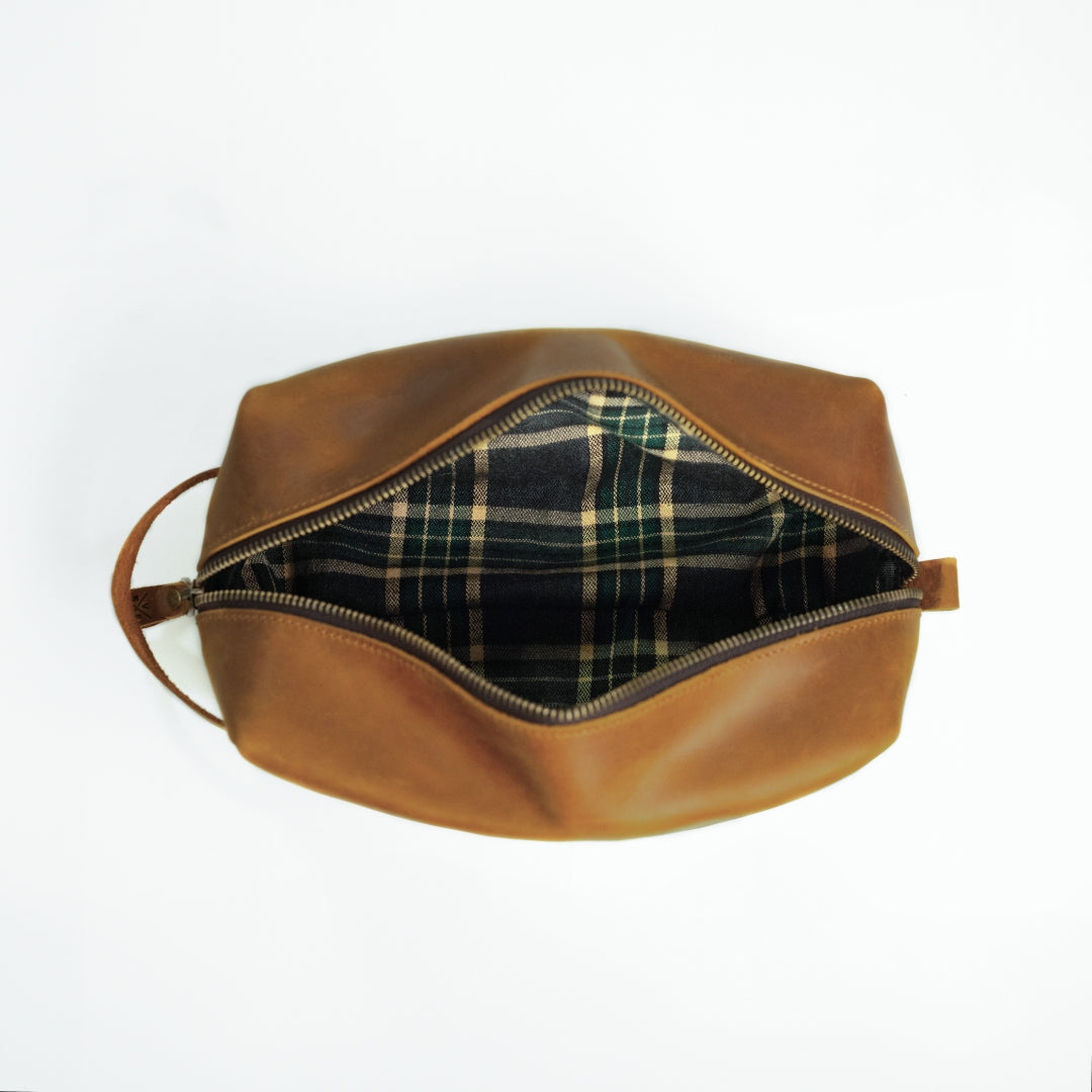 Tees 2.0 - Reclaimed Leather Wash Bag