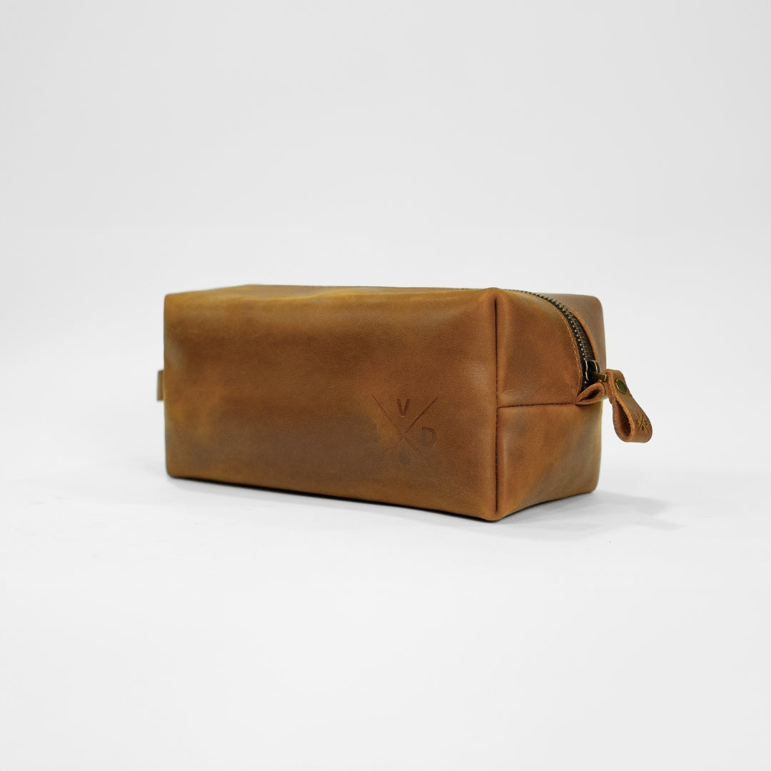 Tees 2.0 - Reclaimed Leather Wash Bag