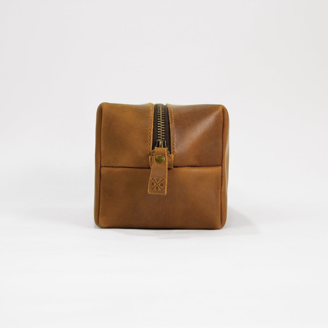 Tees 2.0 - Reclaimed Leather Wash Bag