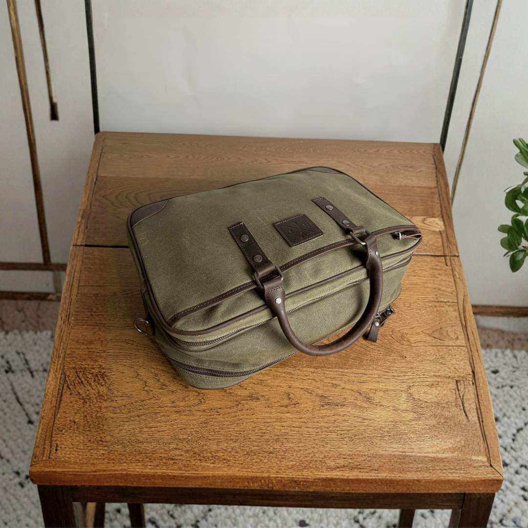 Anton - Waxed Canvas Messenger Bag - Green